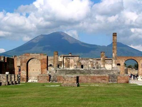 pompeii_temple_of_jupiter.jpg