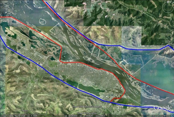 Google Earth image of Winona, Minnesota and the levees (red) and natural floodplain extent (blue)